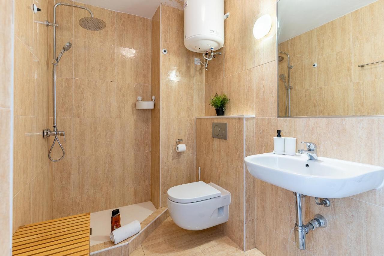 Blonzu Tanzania Apartment เบนัลมาเดนา ภายนอก รูปภาพ