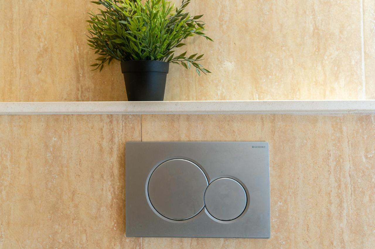 Blonzu Tanzania Apartment เบนัลมาเดนา ภายนอก รูปภาพ